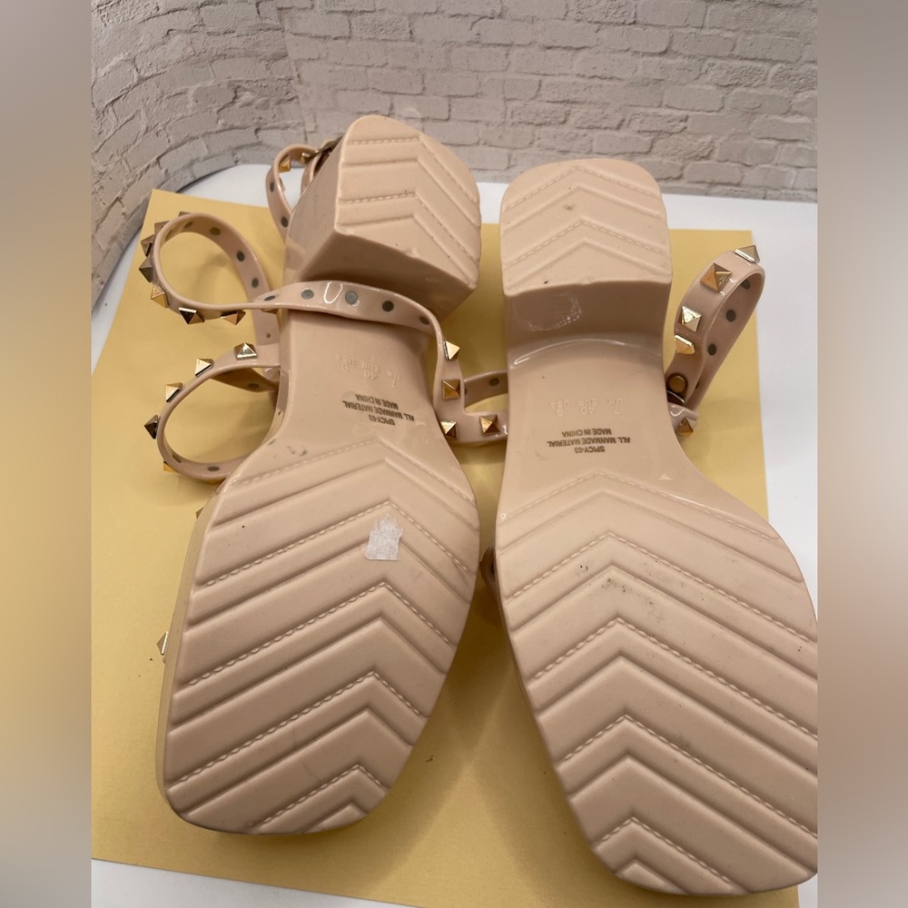Rouge sandals beige with gold studs. Open toe. Chunky heal. Size 9